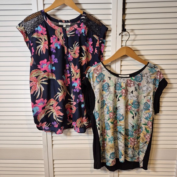 Black Rainn Tops - Black Rainn Women's L Floral Blouse Lot of 2 Boho Tops Short Sleeve Mesh Casual